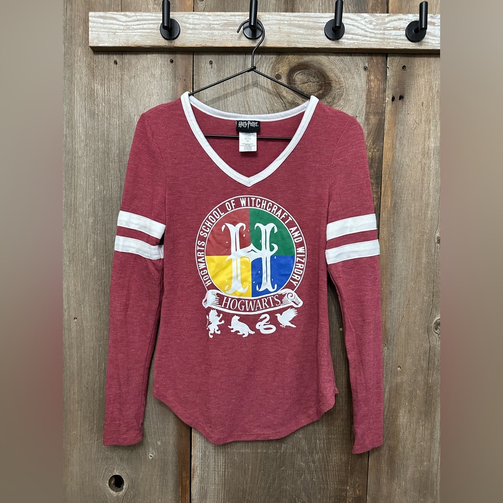 Harry Potter Hogwarts School of Witchcraft and Wizardry V-Neck Top Burgundy XS